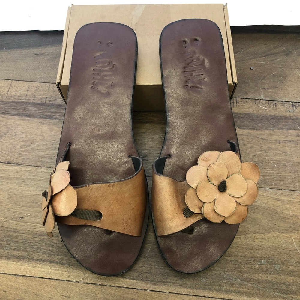 Flat Sandals Size 6
